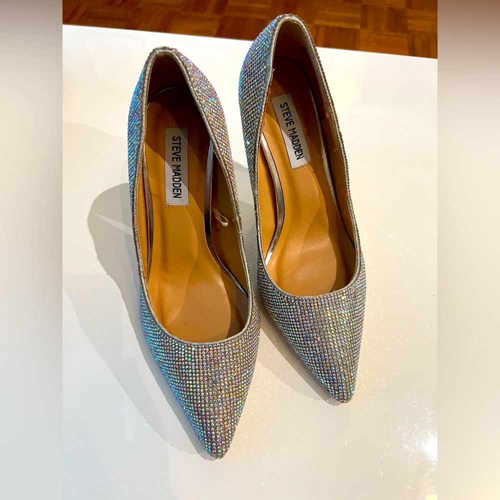 NWOT Steve Madden rhinestone heels size 8